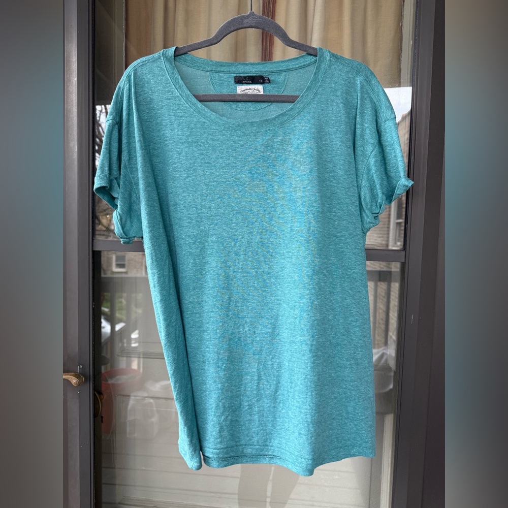 Prana Women's Teal Casual Tshirt
Cotton
Cuffed sleeve 
1X
